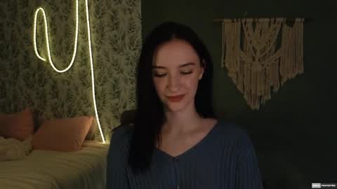 Snapshot of alena_navi chatting on 12.17.24 Alena online show from 12.17.24