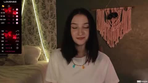 Snapshot of alena_navi chatting on 01.16.25 Alena online show from 01.16.25