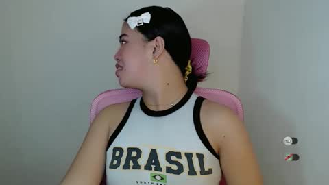 Snapshot of alesha_vibe_me chatting on 05.02.26 alesha_vibe_me online show from 05.02.26