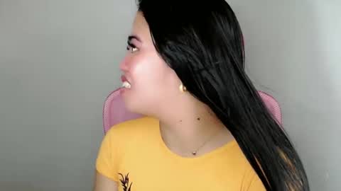 Snapshot of alesha_vibe_me chatting on 05.19.26 alesha_vibe_me online show from 05.19.26