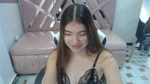 Snapshot of alesia_v chatting on 05.20.26 Live 1000pm 600am COLOMBIAN HOUR online show from 05.20.26