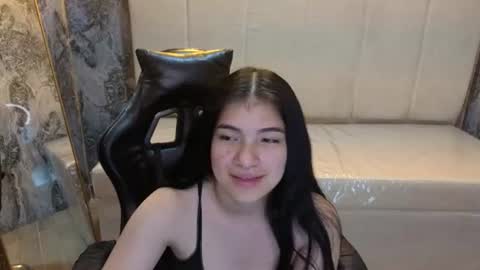 Snapshot of alesia_v chatting on 06.28.26 Live 1000pm 600am COLOMBIAN HOUR online show from 06.28.26