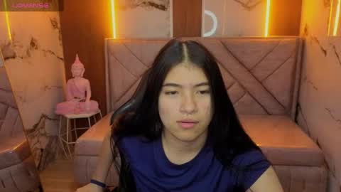 Snapshot of alesia_v chatting on 07.25.26 Live 1000pm 600am COLOMBIAN HOUR online show from 07.25.26