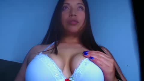 QUEEN OFF MILk  IM BACK  15 NOV online show from 02.13.25