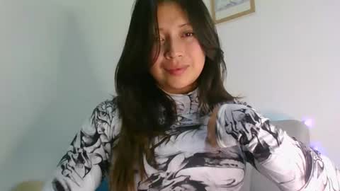 QUEEN OFF MILk  IM BACK  15 NOV online show from 03.04.26