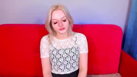 Snapshot of alessakiss chatting on 10.17.25 alessakiss online show from 10.17.25