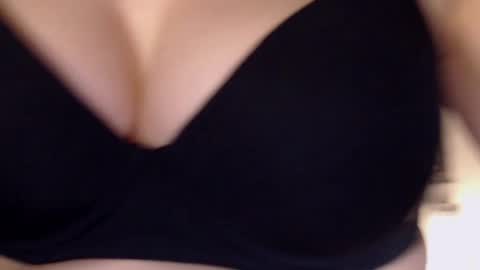 Snapshot of alessandra_foxy chatting on 02.18.25 Sandra online show from 02.18.25