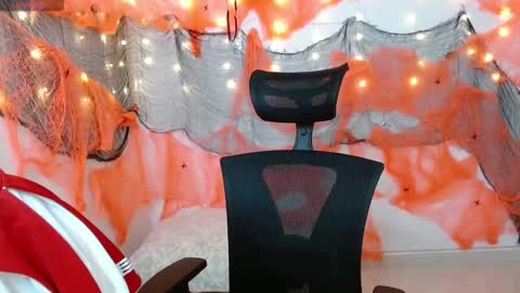 Snapshot of alessandralb chatting on 10.01.25 Alessandra Leblanc online show from 10.01.25