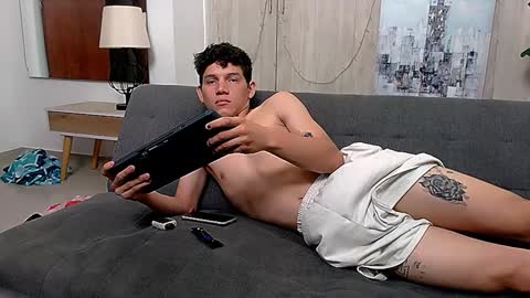 Snapshot of alessandrith104266 chatting on 12.03.24 alessandrith104266 online show from 12.03.24