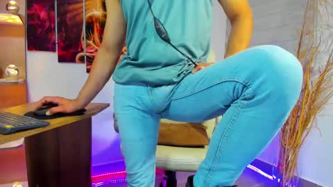 ALESSANDRO  WYE online show from 01.08.25