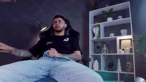 Snapshot of alessandro_duty chatting on 10.18.25 Alessandro INDEPENDENT MODEL online show from 10.18.25