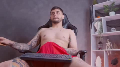 Snapshot of alessandro_duty chatting on 10.28.25 Alessandro INDEPENDENT MODEL online show from 10.28.25