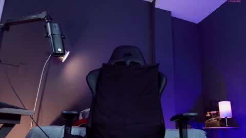 Snapshot of alessandro_duty chatting on 10.30.25 Alessandro INDEPENDENT MODEL online show from 10.30.25