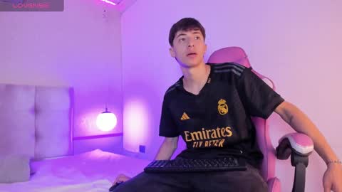 Snapshot of alessandro_dybala chatting on 12.28.24 Alessandro Dybala online show from 12.28.24