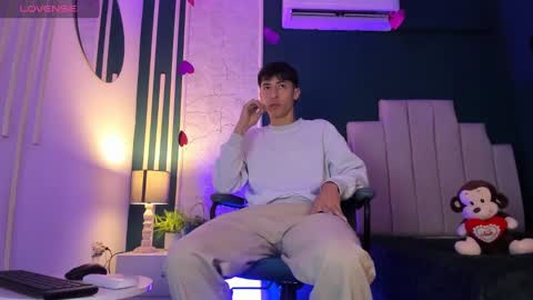 Snapshot of alessandro_dybala chatting on 02.16.25 Alessandro Dybala online show from 02.16.25