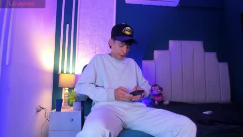 Snapshot of alessandro_dybala chatting on 02.19.25 Alessandro Dybala online show from 02.19.25