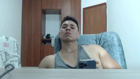 Snapshot of alessandromancini92 chatting on 10.28.25 alessandromancini92 online show from 10.28.25