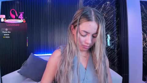 Alessia  Everyday From 0530 to 1430 Col Time online show from 09.11.25