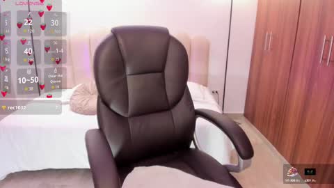 Snapshot of alessia_will chatting on 09.26.25 Alessia Will online show from 09.26.25