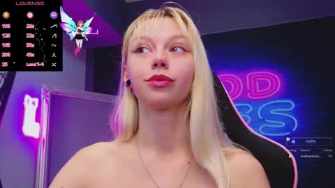 Snapshot of alessiacroft chatting on 10.09.25 alessiacroft online show from 10.09.25