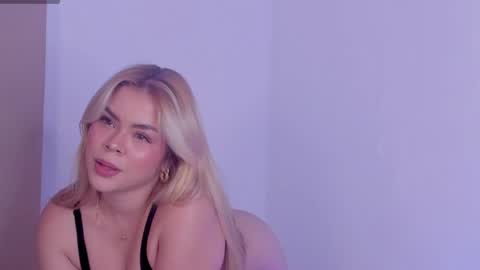 Snapshot of alesssia_moon chatting on 06.02.26 Alessia Moon online show from 06.02.26