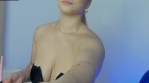 Snapshot of alesssia_moon chatting on 06.03.26 Alessia Moon online show from 06.03.26