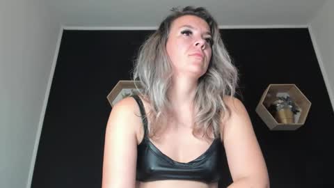 Snapshot of alesys69 chatting on 09.23.25 alesys69 online show from 09.23.25