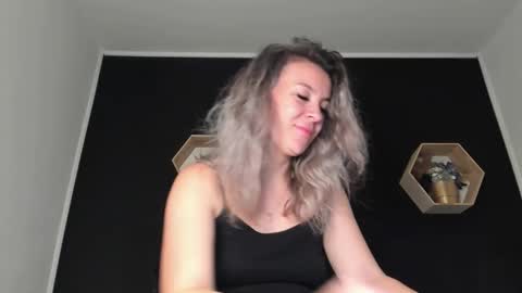 Snapshot of alesys69 chatting on 10.01.25 alesys69 online show from 10.01.25