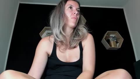 Snapshot of alesys69 chatting on 10.18.25 alesys69 online show from 10.18.25