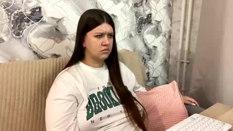 Aletta Oushen online show from 02.17.25