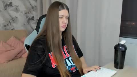 Aletta Oushen online show from 10.07.25