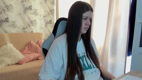 Aletta Oushen online show from 10.17.25