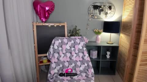 alettablacck online show from 10.16.25