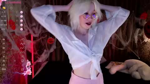 Lola online show from 10.25.25