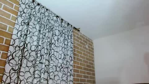 Snapshot of aleviz chatting on 02.18.26 aleviz online show from 02.18.26