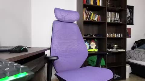 alex_connorr online show from 11.13.25