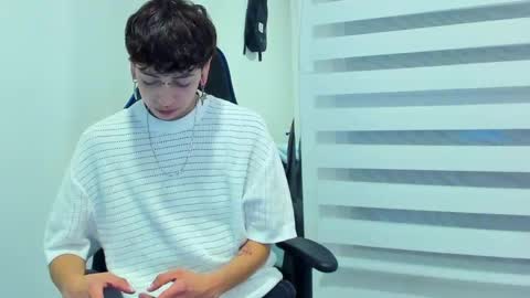 Snapshot of alex_poett chatting on 01.30.25 Residente0xxx online show from 01.30.25