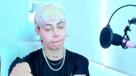 Residente0xxx online show from 11.19.25