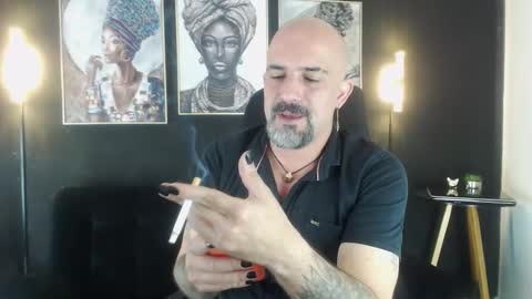 Snapshot of alex_saints_ce chatting on 10.26.25 Alex Saints online show from 10.26.25