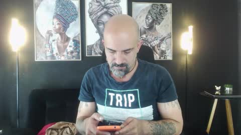 Snapshot of alex_saints_ce chatting on 10.29.25 Alex Saints online show from 10.29.25