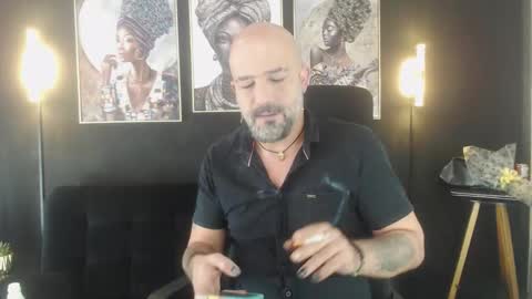 Snapshot of alex_saints_ce chatting on 11.16.25 Alex Saints online show from 11.16.25