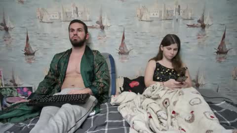 Alex and Sarah online show from 10.26.25