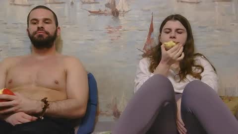 Alex and Sarah online show from 04.21.26