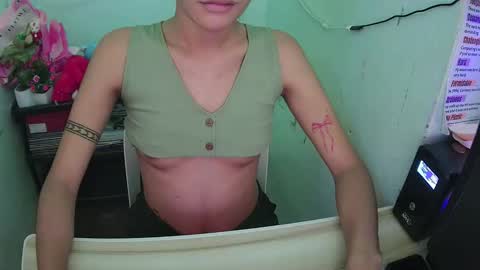 Snapshot of alexa04052007 chatting on 10.07.25 alexa04052007 online show from 10.07.25