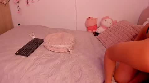 Snapshot of alexa_6908 chatting on 10.25.25 alexa online show from 10.25.25