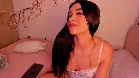 Snapshot of alexa_6908 chatting on 11.07.25 alexa online show from 11.07.25