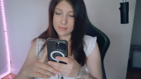 Snapshot of alexa_dream chatting on 10.05.25 dont be afraid to click social media link its working just click on that online show from 10.05.25