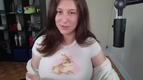 Snapshot of alexa_dream chatting on 10.16.25 dont be afraid to click social media link its working just click on that online show from 10.16.25