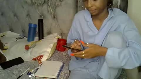 Snapshot of alexa_foxxie chatting on 02.06.25 Alexa online show from 02.06.25