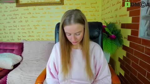 Snapshot of alexa_glory chatting on 11.09.25 Alexa online show from 11.09.25